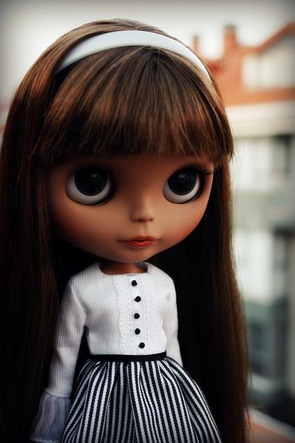 Una boneca Blythe customizada por Nenya Dolls